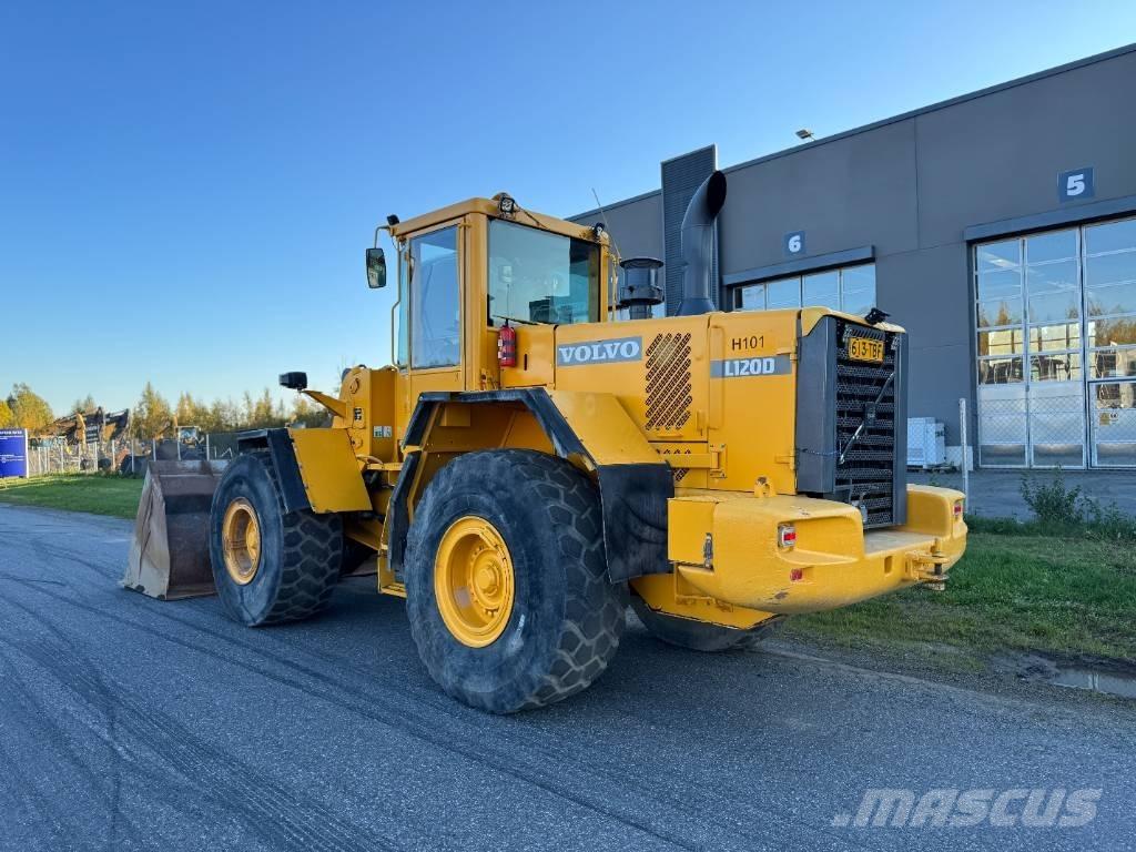 Volvo L 120 D Pyöräkuormaajat