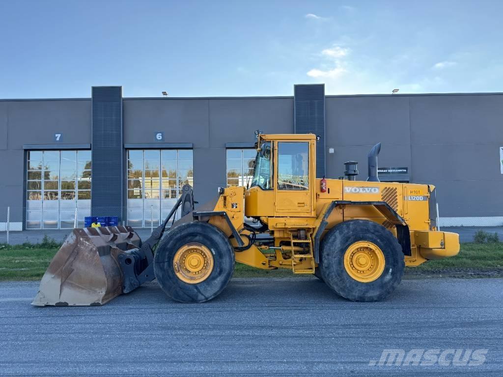 Volvo L 120 D Pyöräkuormaajat