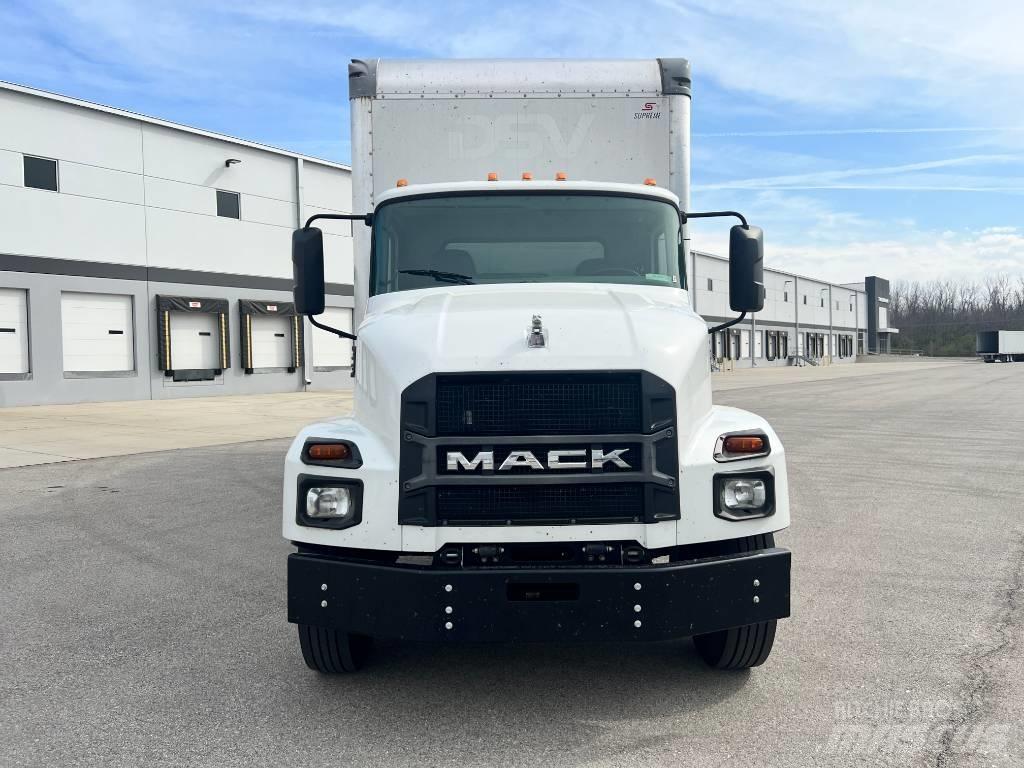 Mack MD 6 Umpikorikuorma-autot