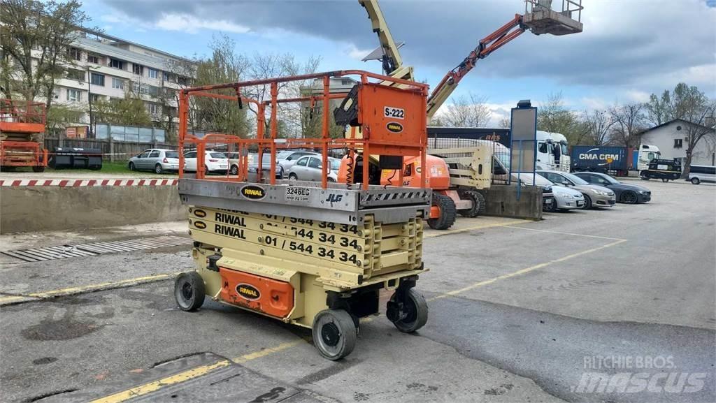 JLG 3246ES Saksilavat