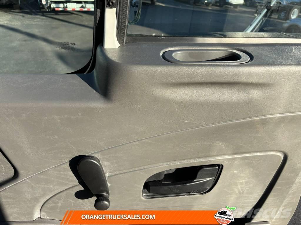 International 4300 Umpikorikuorma-autot