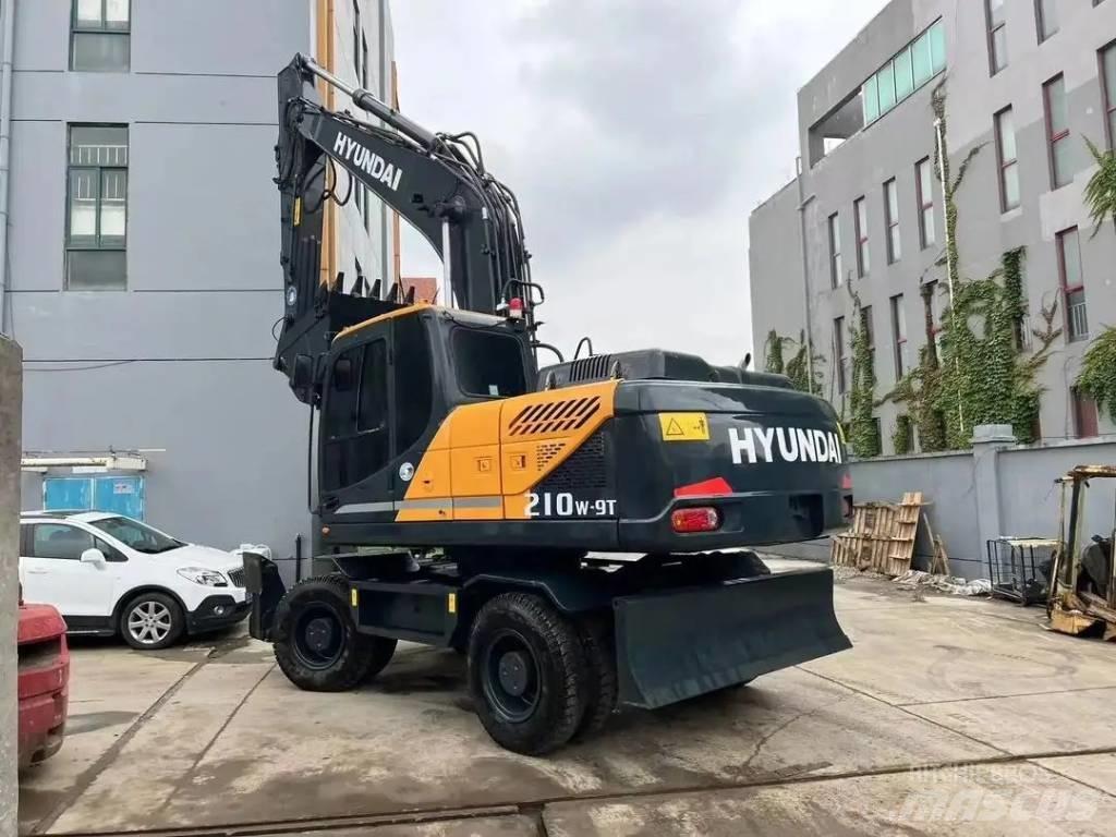 Hyundai R210W-9 Pyöräkaivukoneet