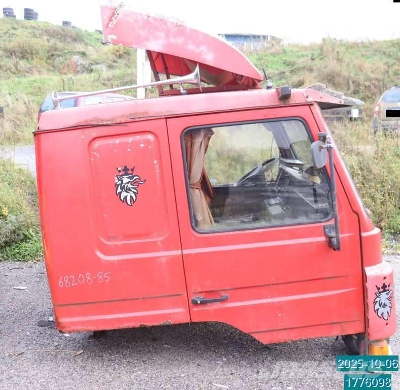 Scania P 82 M Ohjaamot ja sisustat