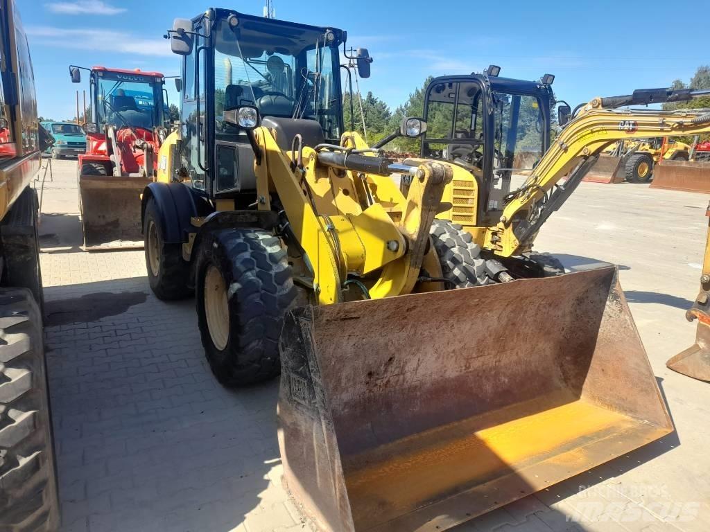 CAT 908M Pyöräkuormaajat