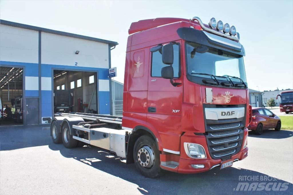 DAF XF 480 FAS 6x2 Kontti-/tasonostoautot