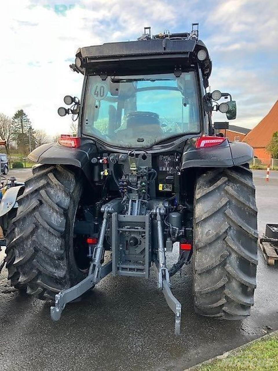 Valtra g135a Traktorit