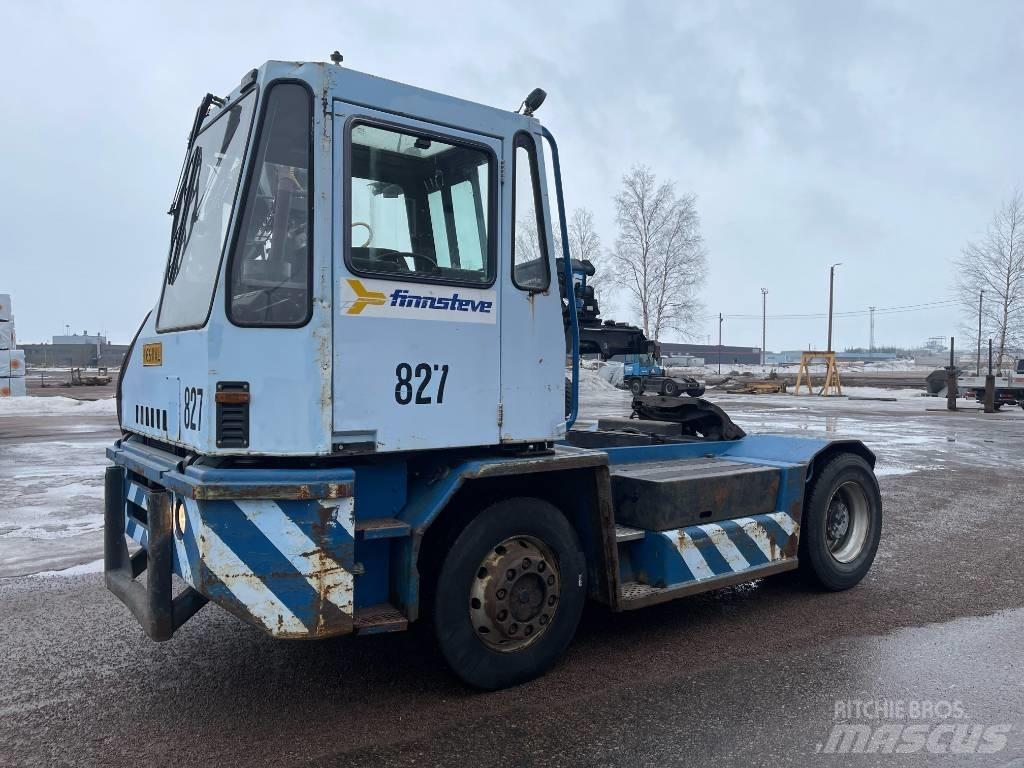 Sisu TRX181 Terminaalitraktorit