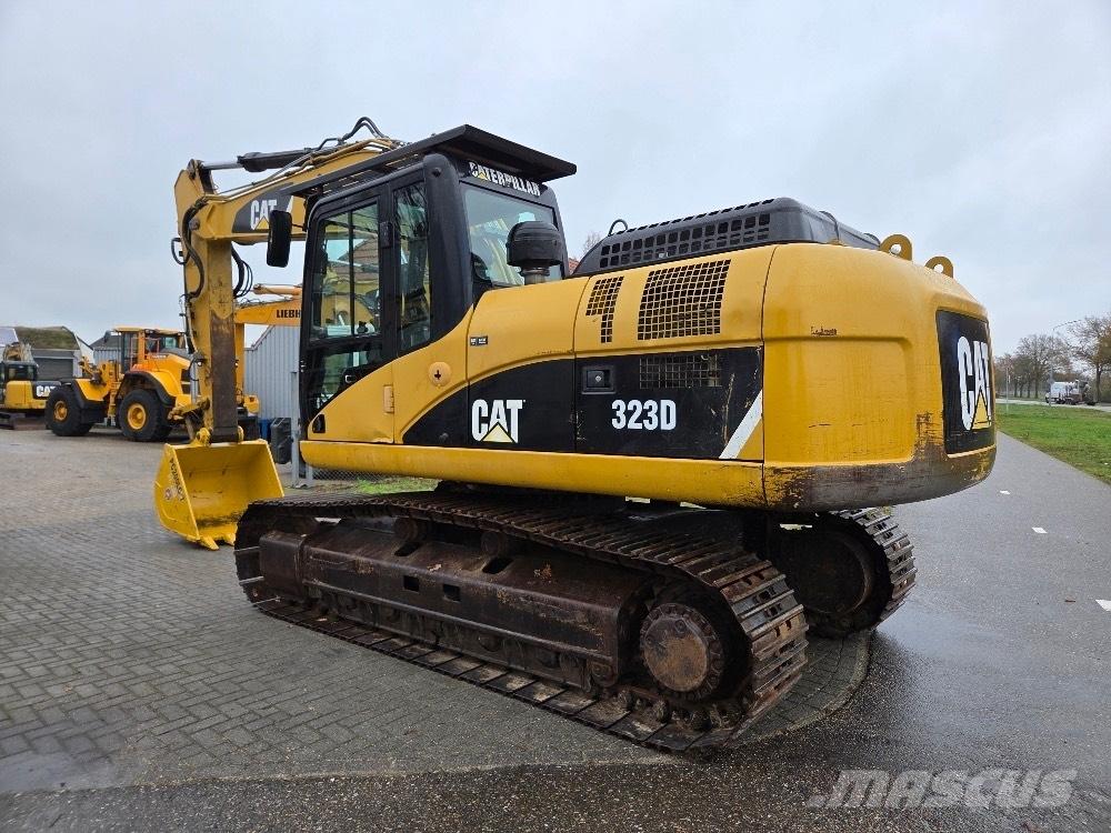 CAT 323DL Telakaivukoneet