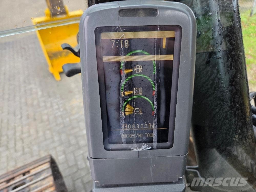 CAT 323DL Telakaivukoneet