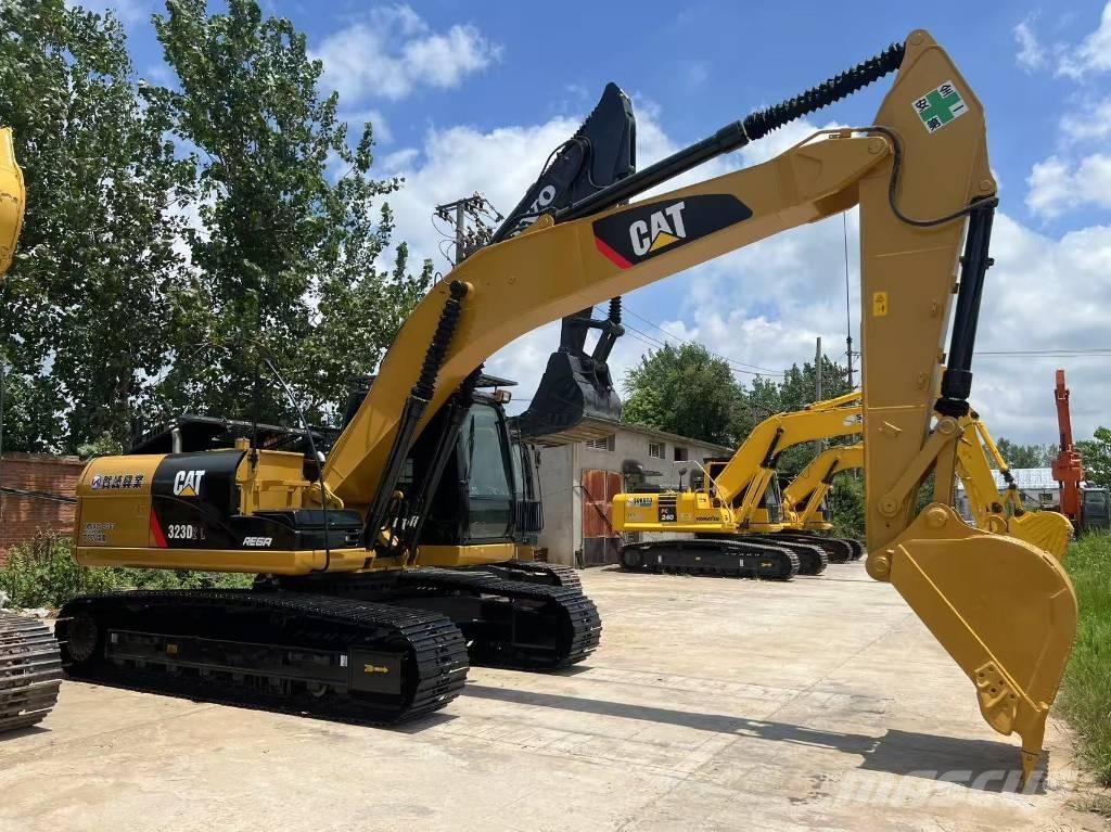 CAT cat323d Midikaivukoneet 7t - 12t