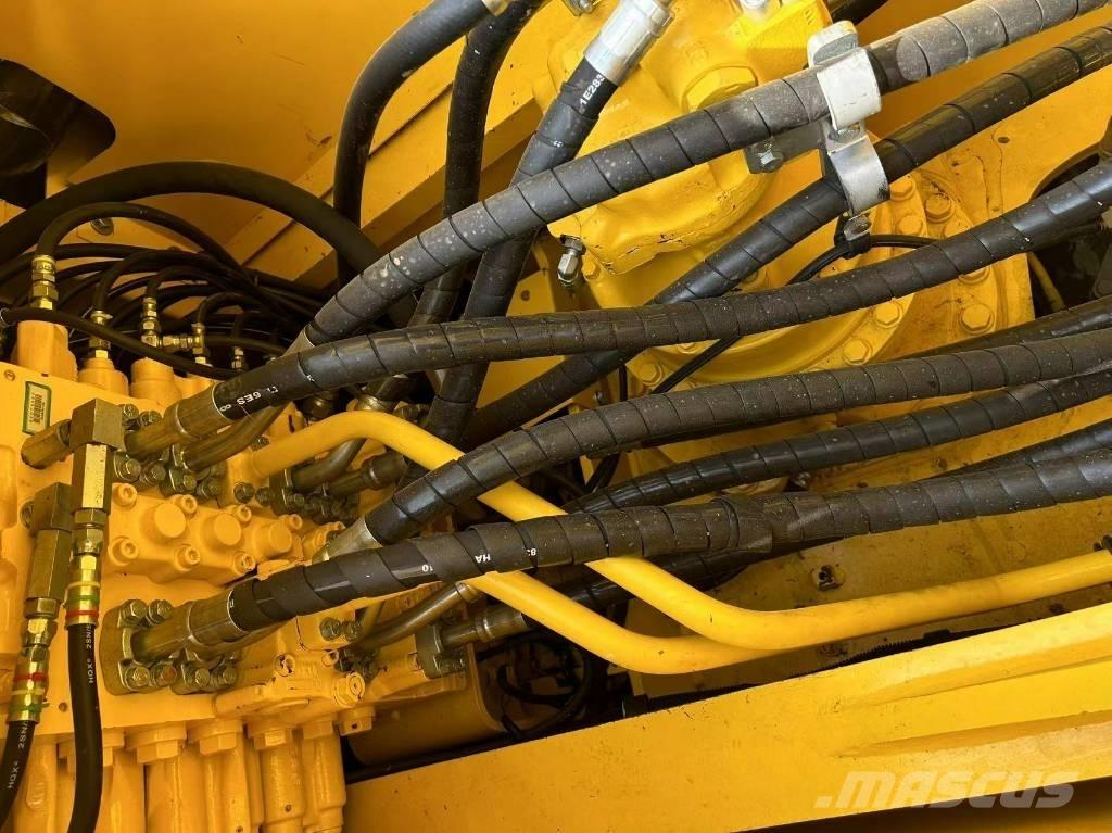 Komatsu 240-8 Telakaivukoneet