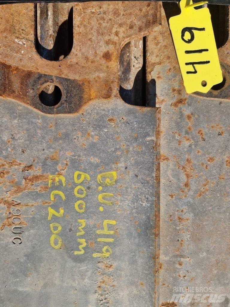 Volvo EC 200 Ketjut, telat ja alustat