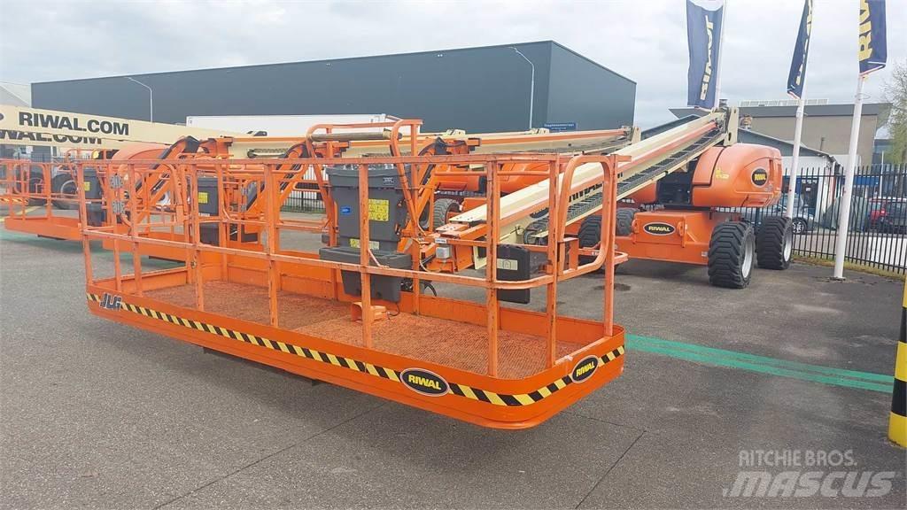 JLG 680SGW+ Teleskooppipuominostimet