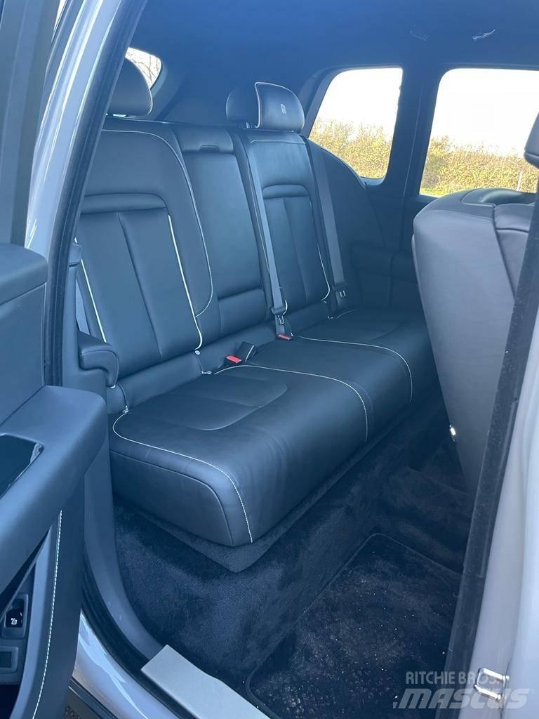 Rolls Royce Cullinan Henkilöautot