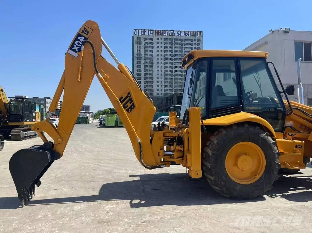 JCB 4 CX Kaivurikuormaajat