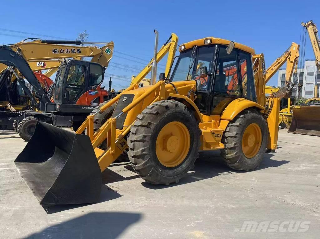 JCB 4 CX Kaivurikuormaajat