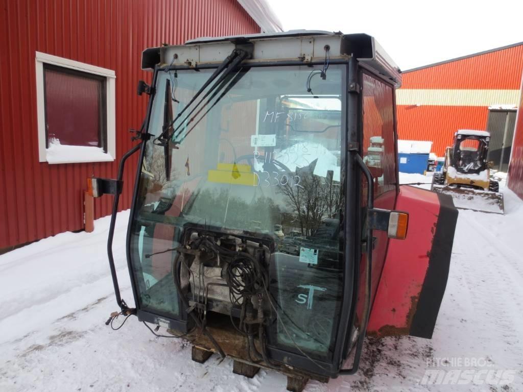 Massey Ferguson 8150 Ohjaamo ja sisusta