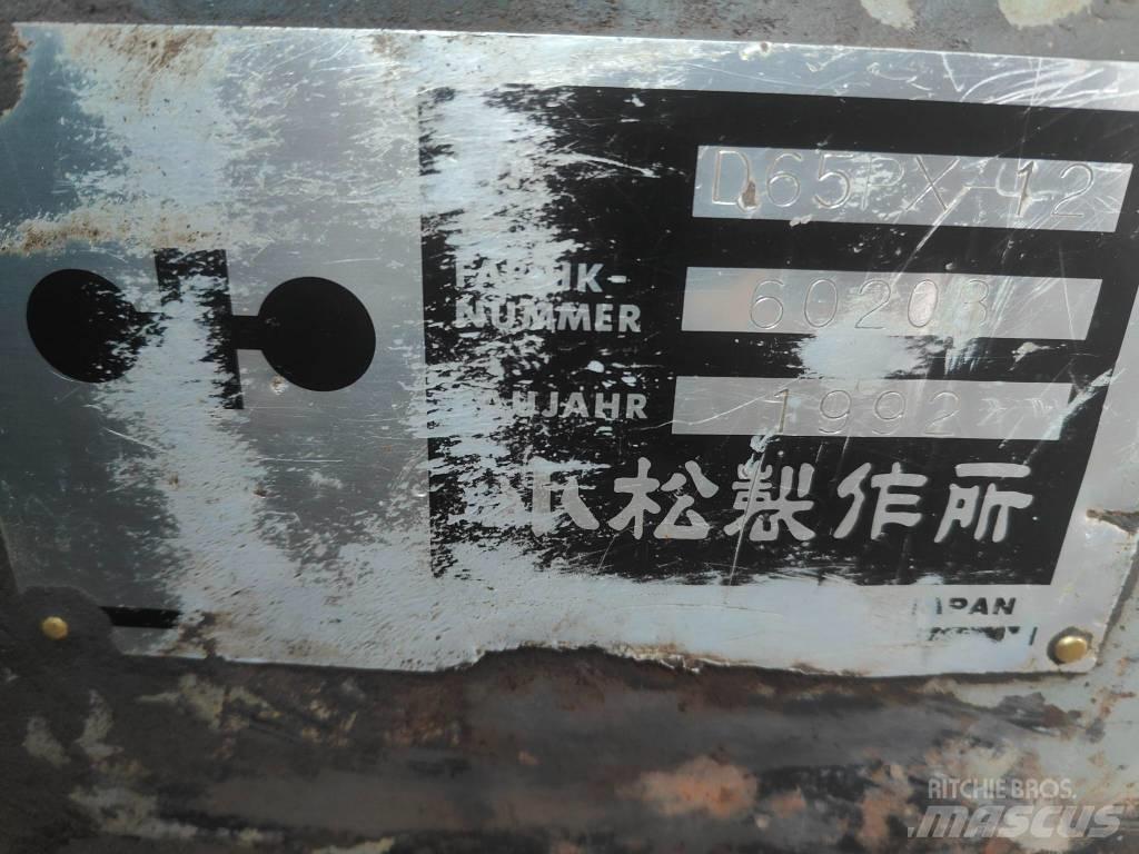 Komatsu D 65 PX-12 Telaketjupuskutraktorit
