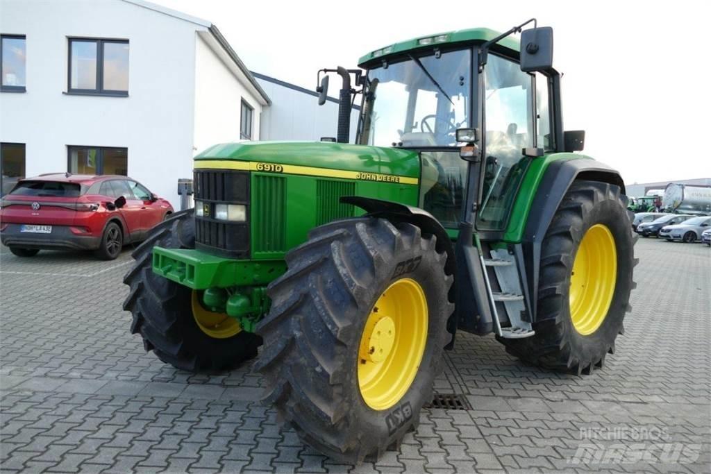 John Deere 6910 Traktorit