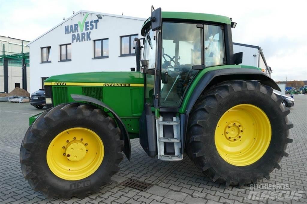 John Deere 6910 Traktorit