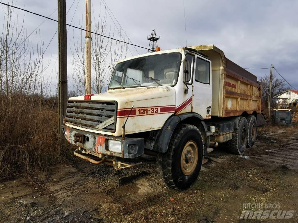 Perlini 131-33 Maansiirtoautot