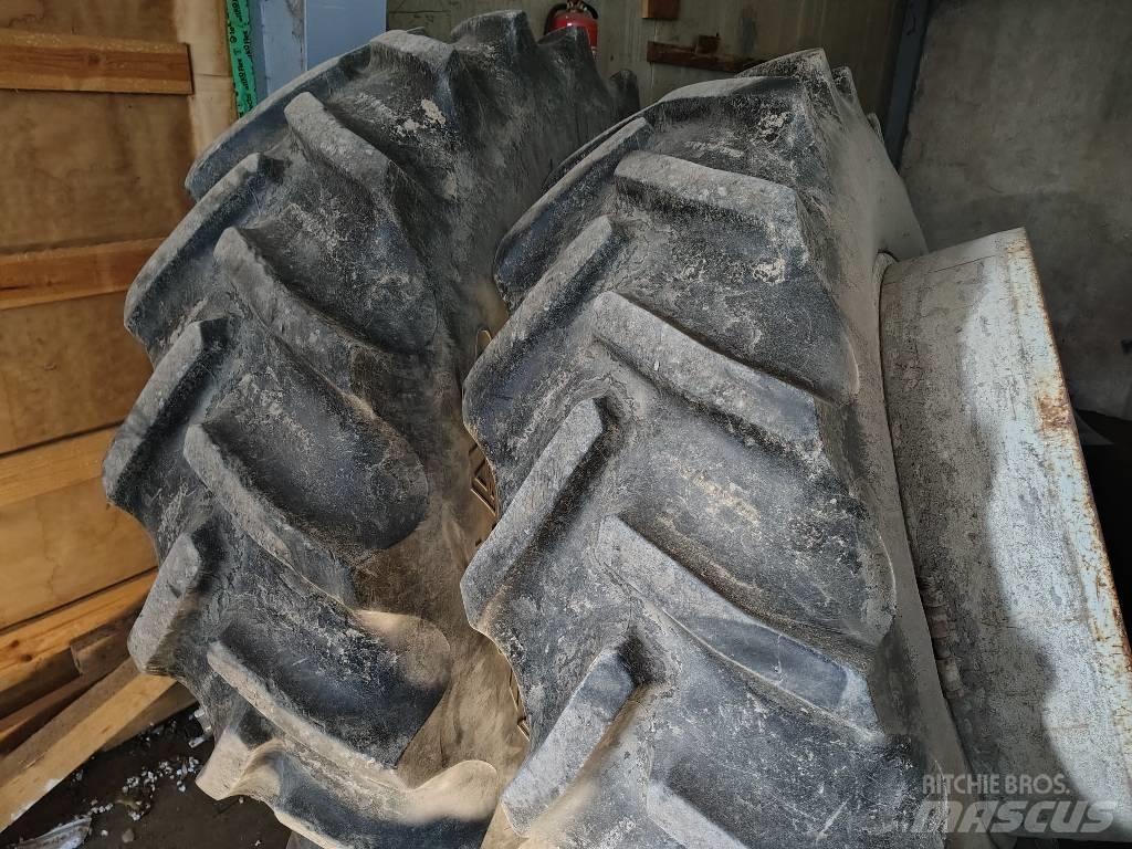 Raju 18.4R38 Renkaat ja vanteet