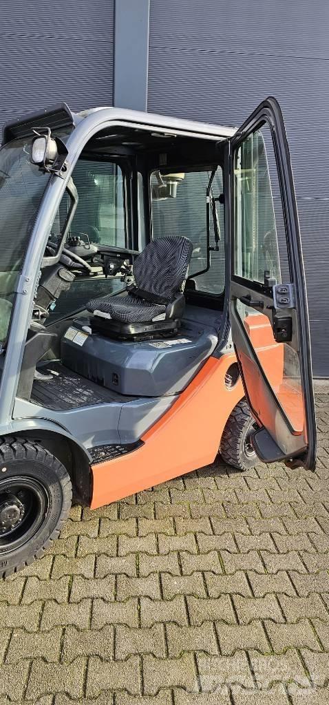 Toyota 02-8FDF25 Nestekaasutrukit