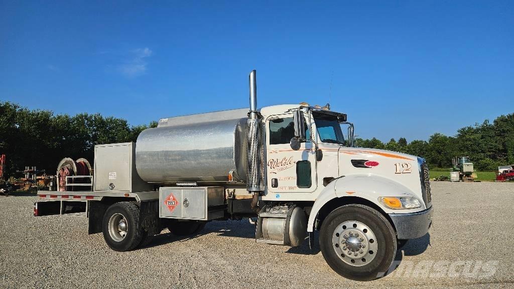 Peterbilt PB335 Säiliöautot