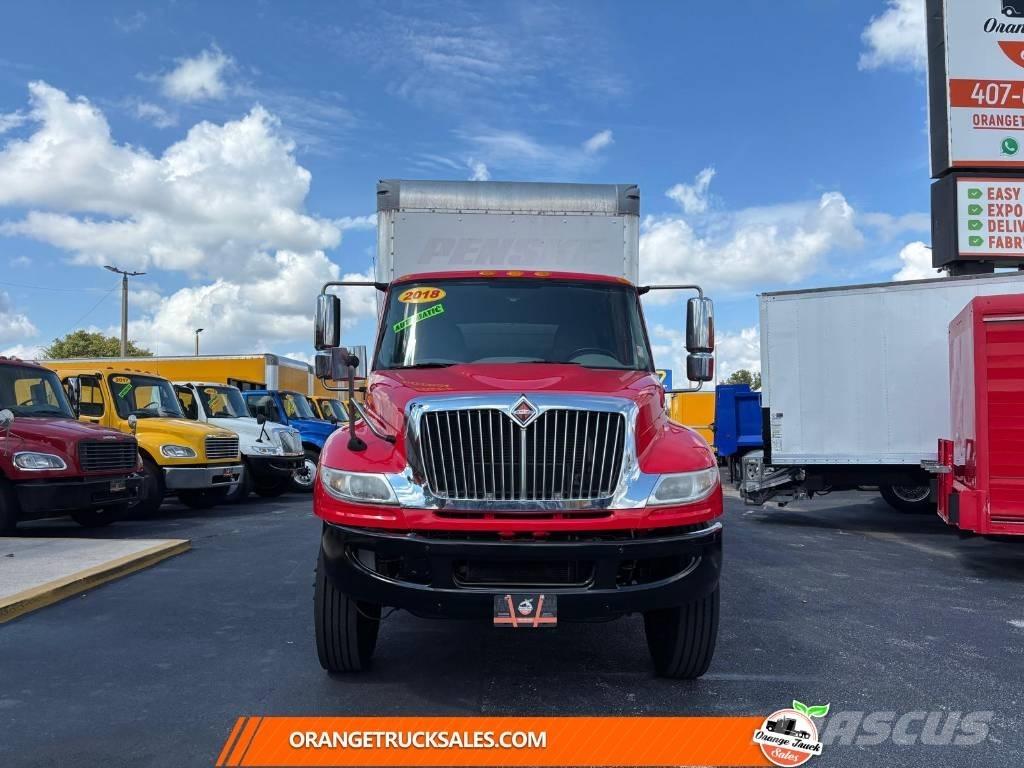 International 4300 Umpikorikuorma-autot