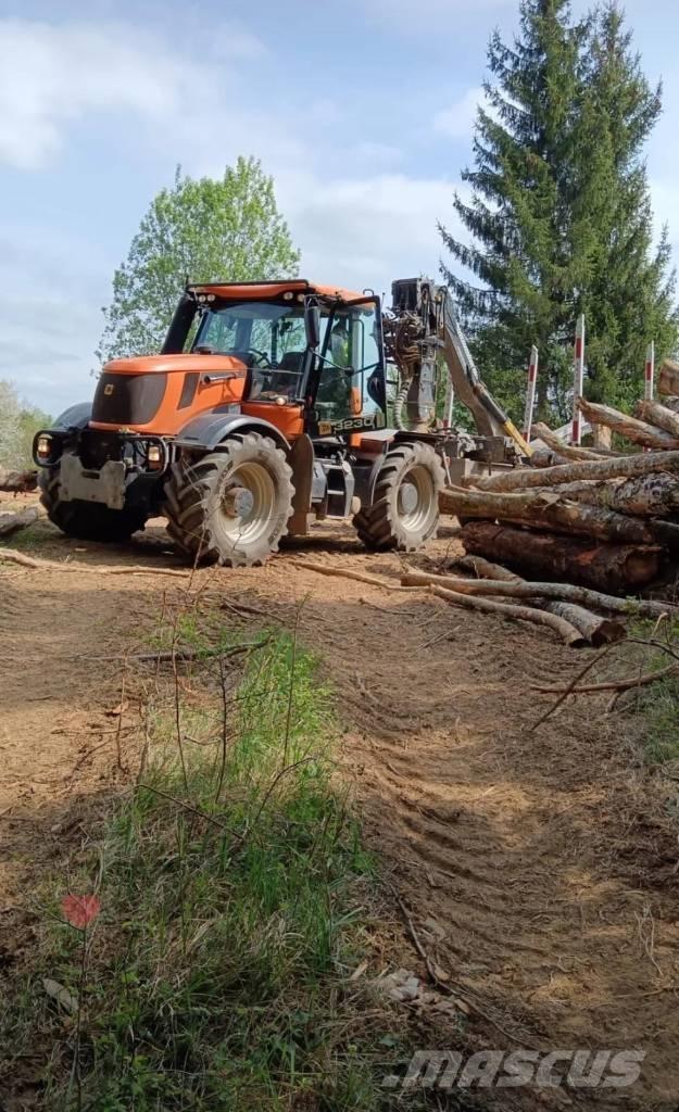JCB Fastrac 3230 Metsätraktorit