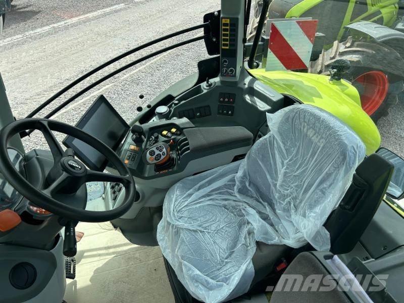 CLAAS AXION 870 Traktorit