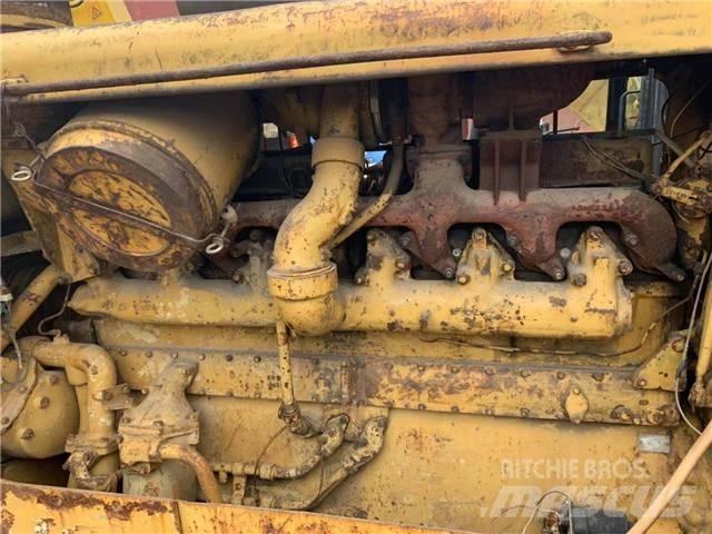 CAT D 8 K Telaketjupuskutraktorit