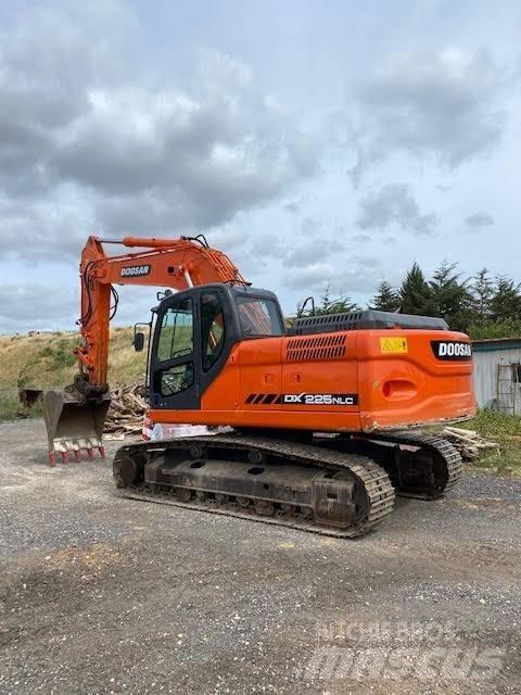 Doosan DX 225 NLC Telakaivukoneet