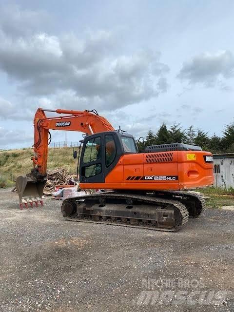 Doosan DX 225 NLC Telakaivukoneet