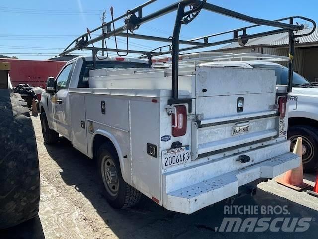 Ford F 350 XL Lava-autot