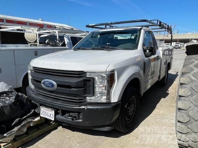 Ford F 350 XL Lava-autot