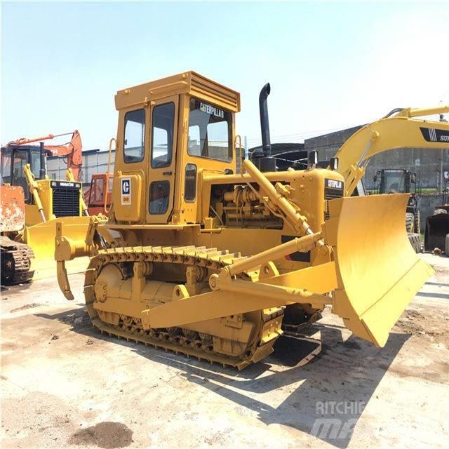 CAT D 6 D Telaketjupuskutraktorit
