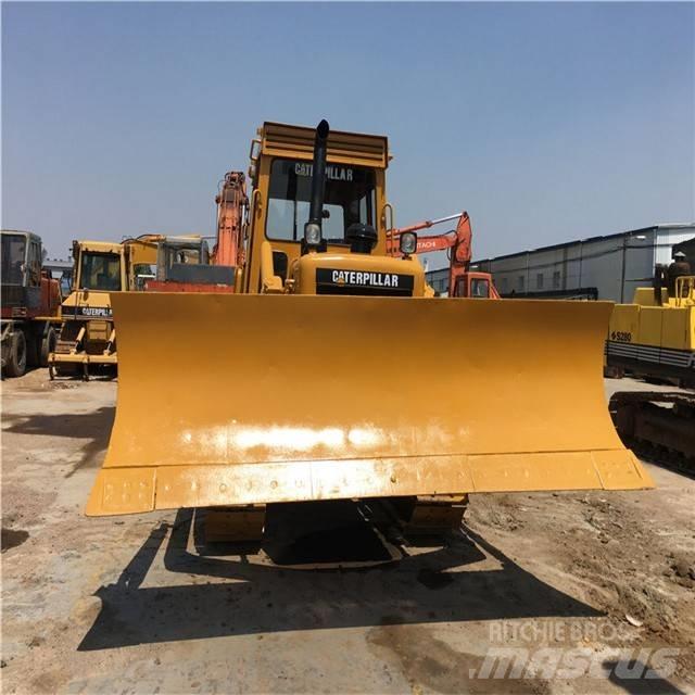 CAT D 6 D Telaketjupuskutraktorit