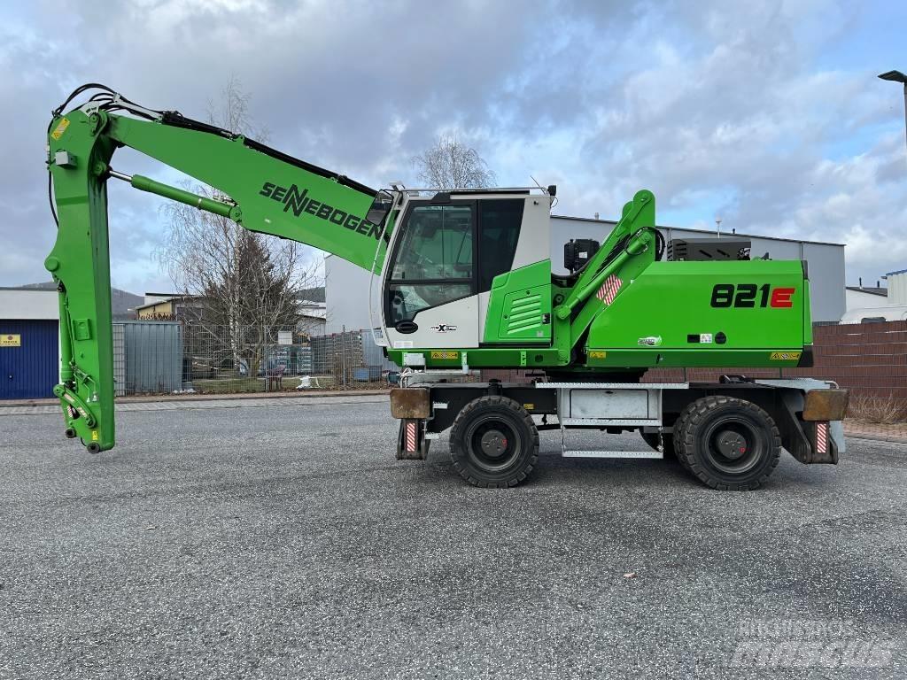 Sennebogen 821 Jätteenkäsittelijät