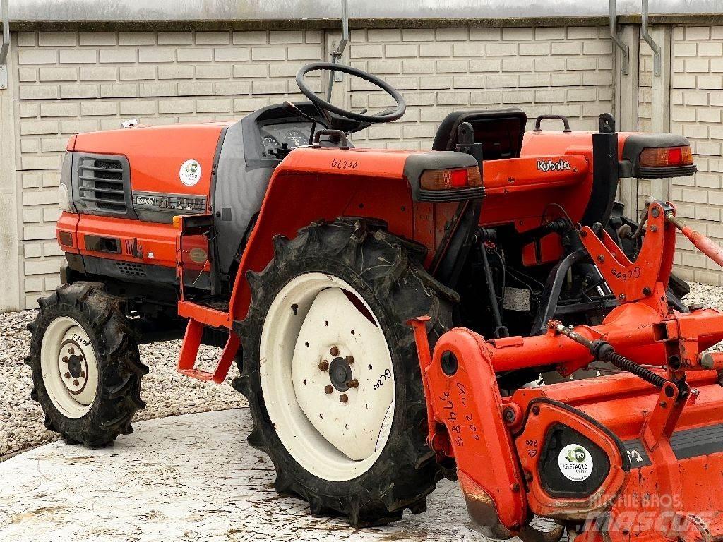 Kubota GL200 Traktorit