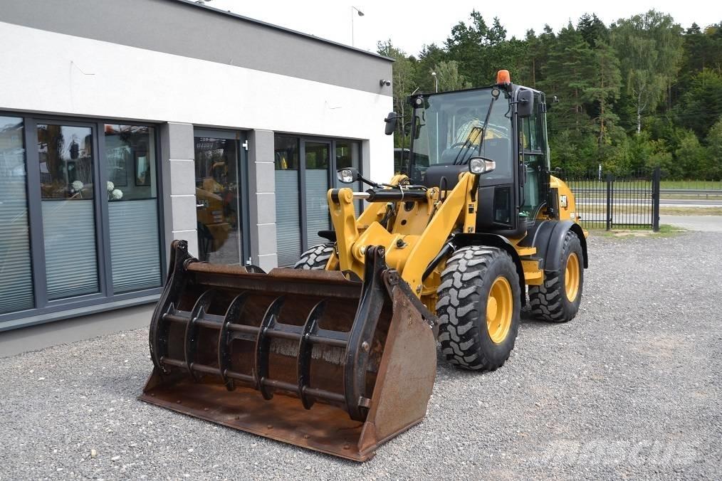 CAT 908 M Pyöräkuormaajat
