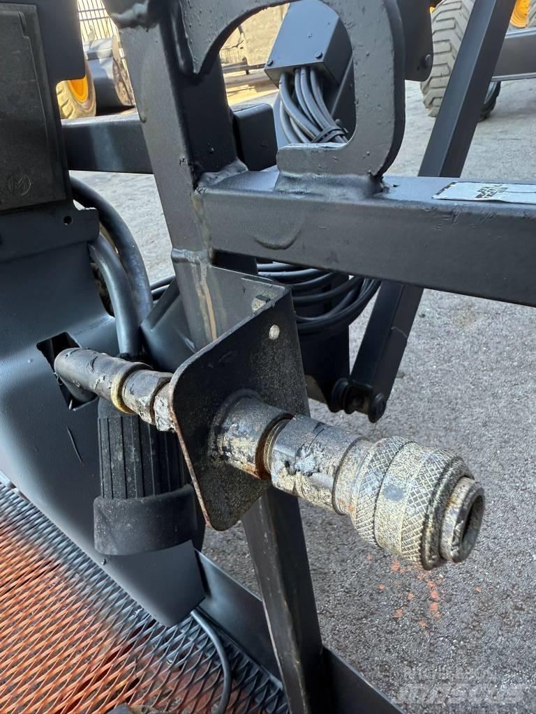 JLG 600 AJ Kuukulkijat