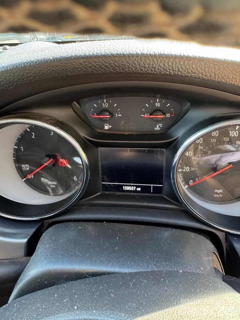 Vauxhall Astra Henkilöautot