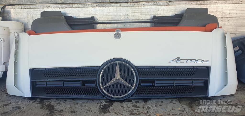 Mercedes-Benz Actros Ohjaamot ja sisustat