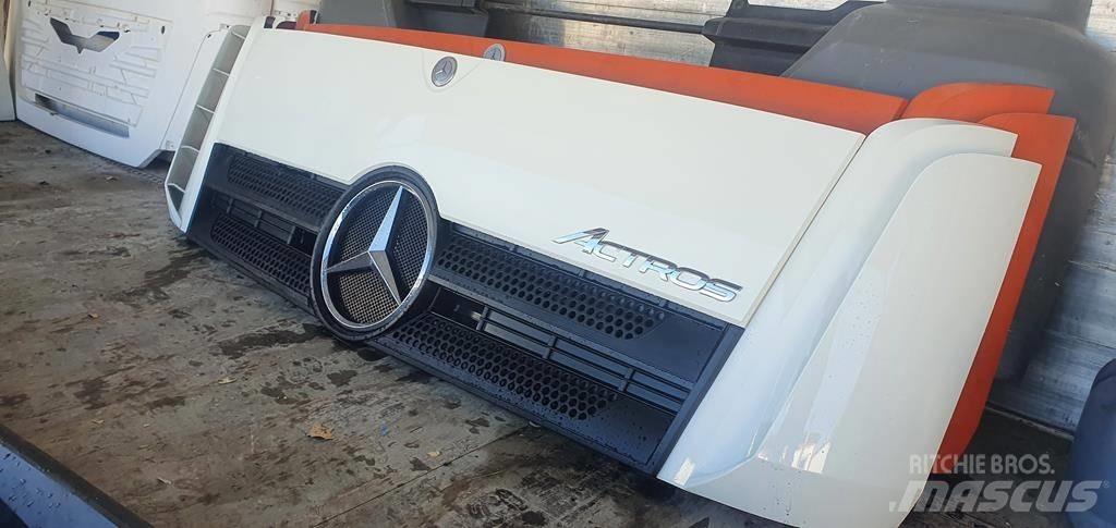 Mercedes-Benz Actros Ohjaamot ja sisustat