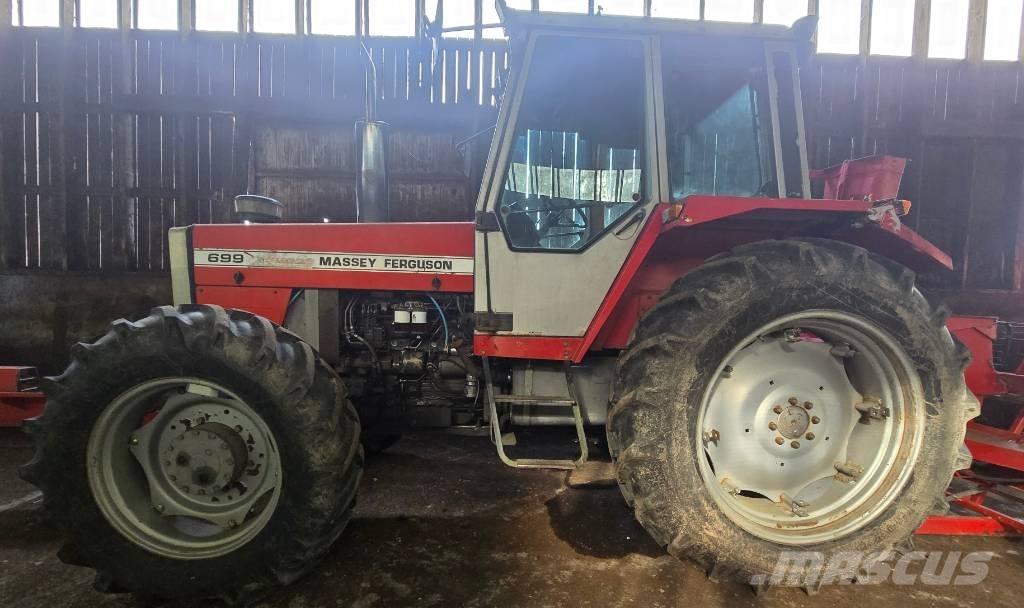 Massey Ferguson 699 Traktorit