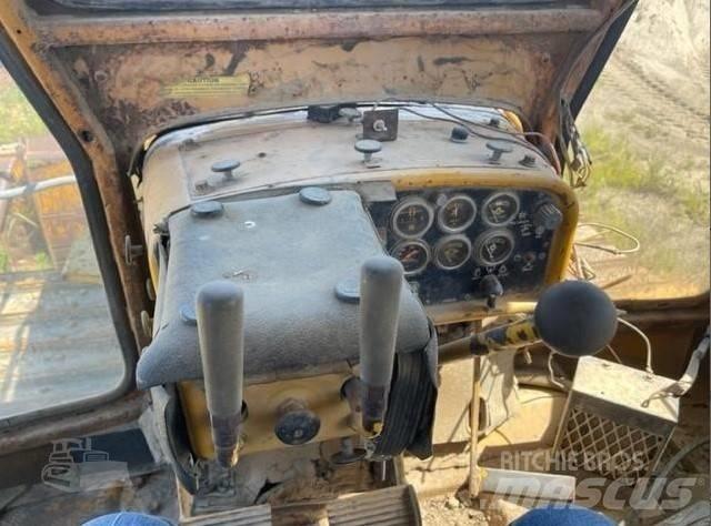 CAT D 7 G Telaketjupuskutraktorit