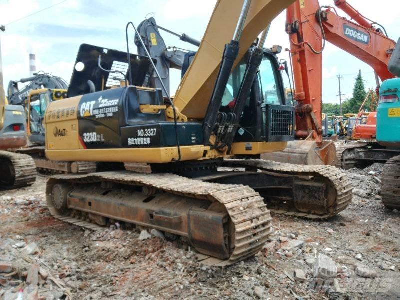 CAT 323 D L Telakaivukoneet