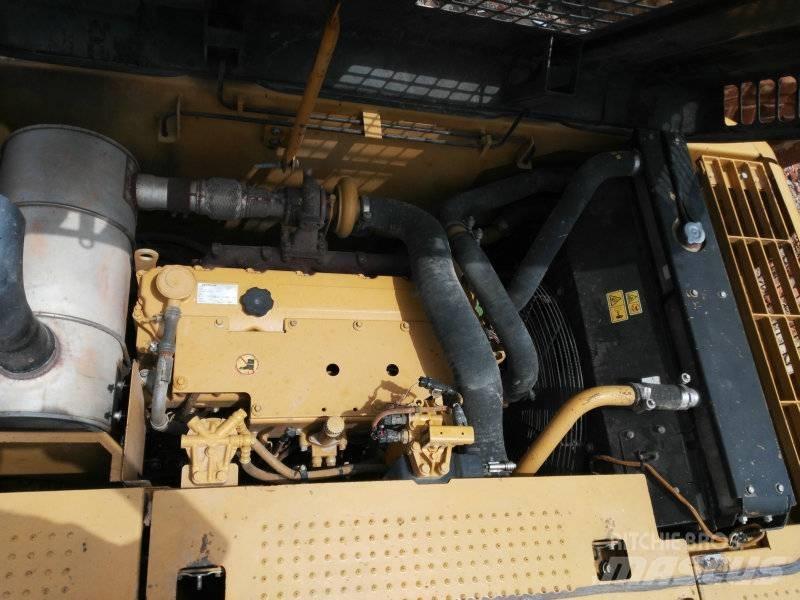 CAT 323 D L Telakaivukoneet