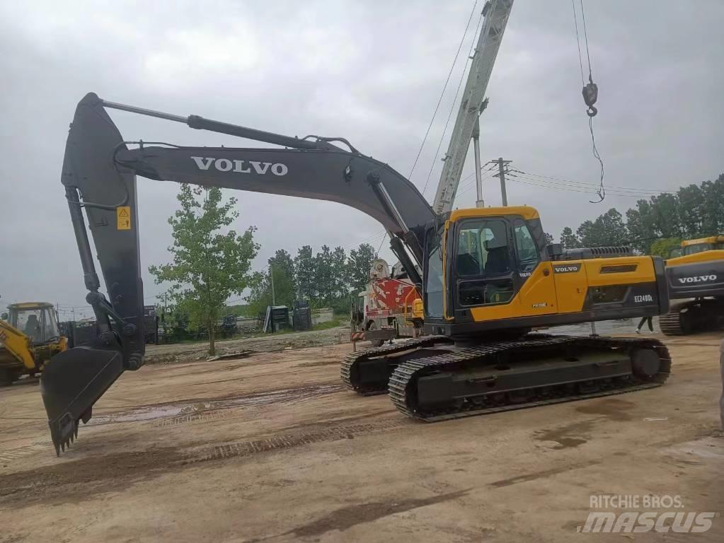 Volvo EC 240 DL Telakaivukoneet